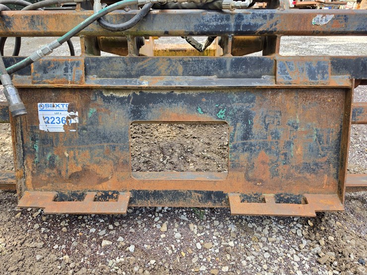 #22360-•-talet-fork-lift-/-grapple-clamp-skid-steer-attachment-image-15