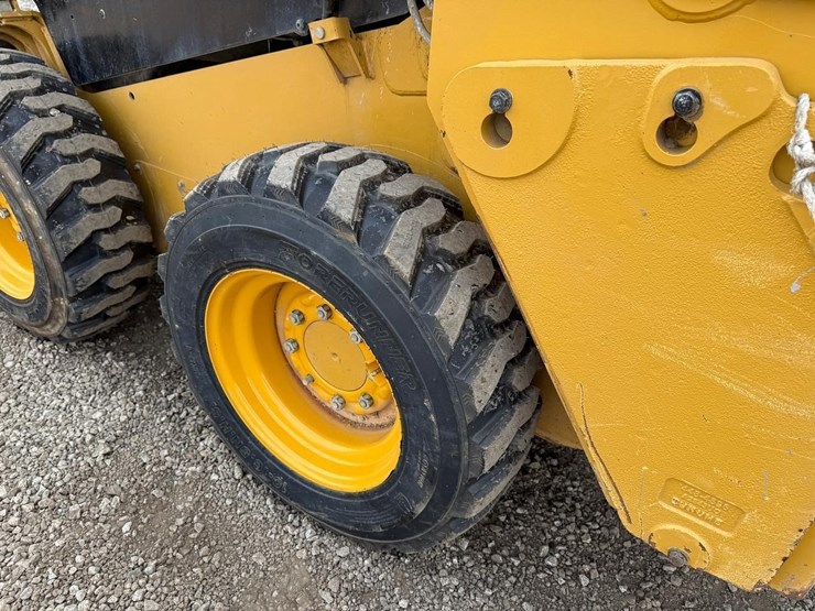 2023-caterpillar-226d-image-16