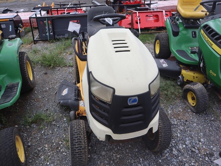 cub-cadet-lx1040-riding-mower-image-3