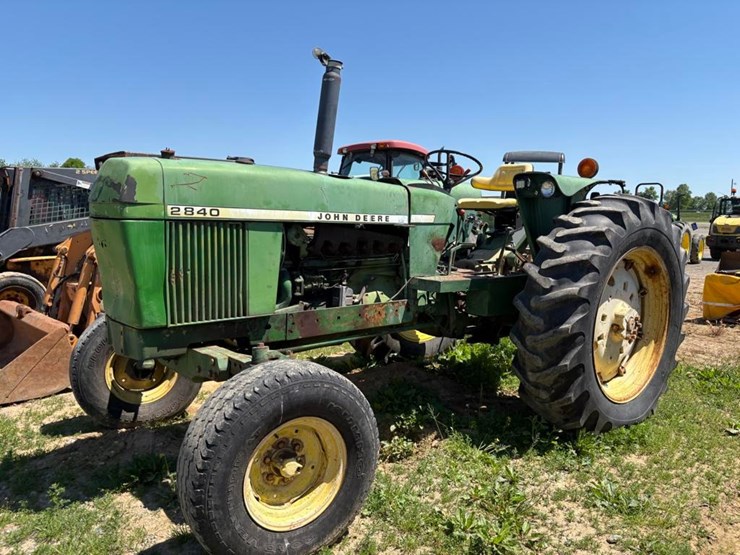 john-deere-2840-image-2