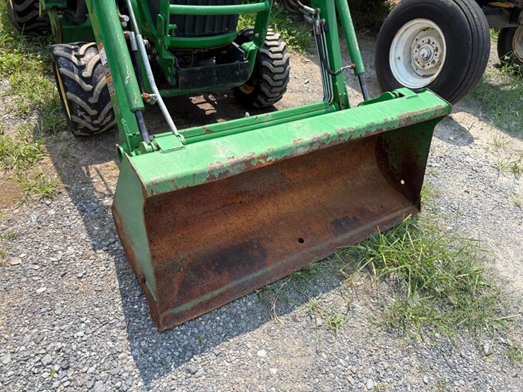john-deere-2305-image-5