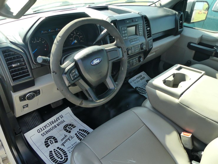 2016-ford-f150-xl-image-8