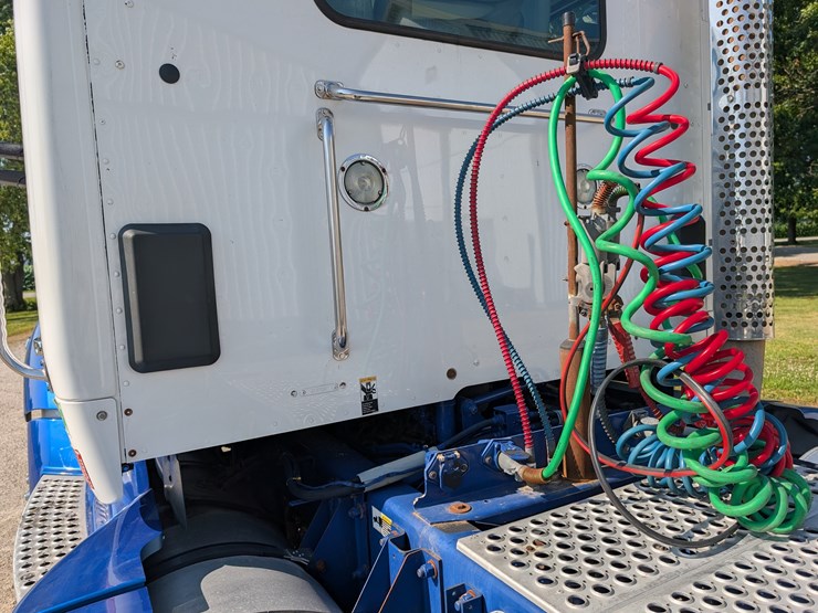 2018-kenworth-t680-image-20