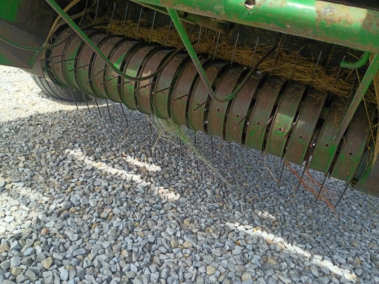 john-deere-335-image-40