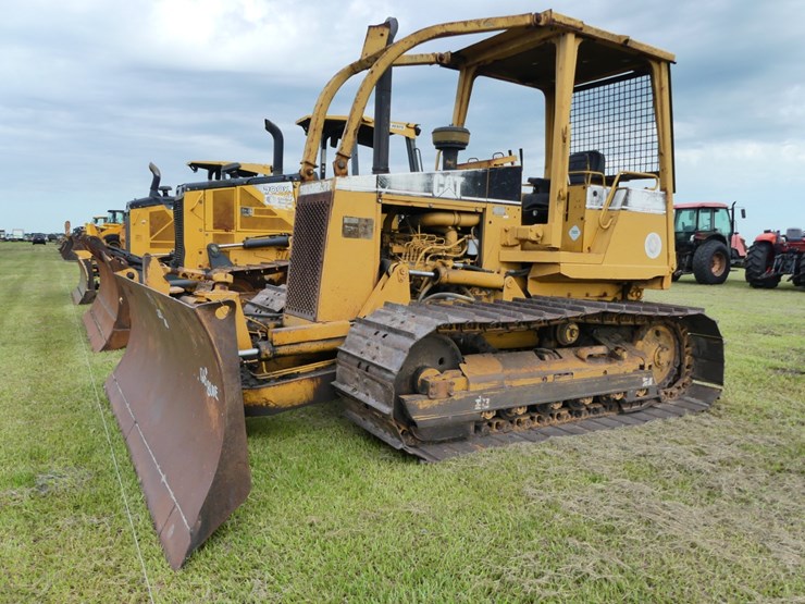 2000-caterpillar-d5c-image-1
