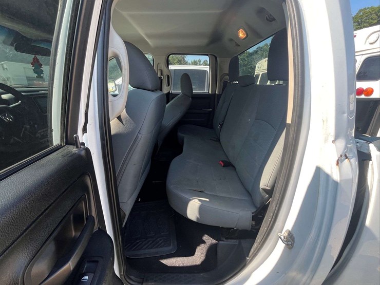 2017-dodge-1500-image-18