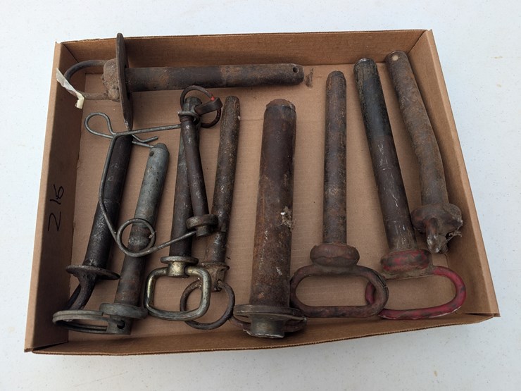 assortment-of-hitch-pins.-#216-image-1