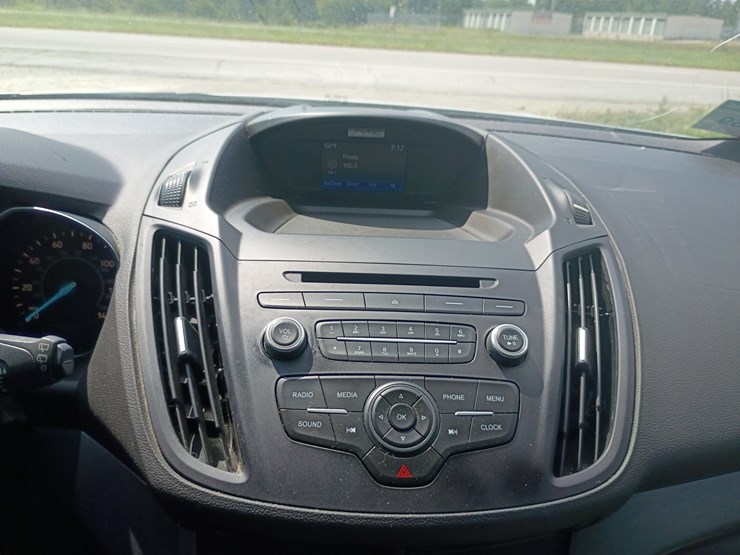 2017-ford-escape-image-36