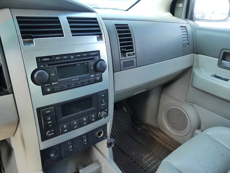 2006-dodge-durango-image-14