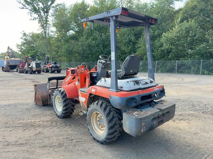 2001-kubota-r420-image-3