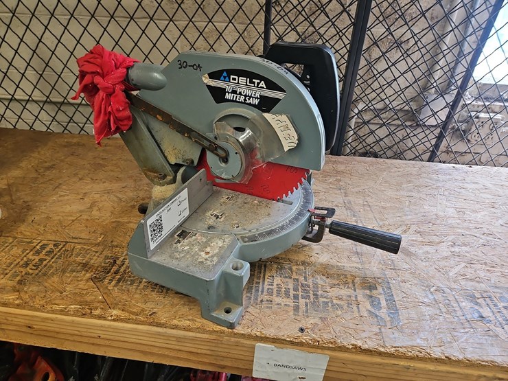 delta-10"-miter-saw-image-1