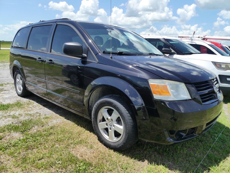 2010-dodge-grand-canyon-se-image-2