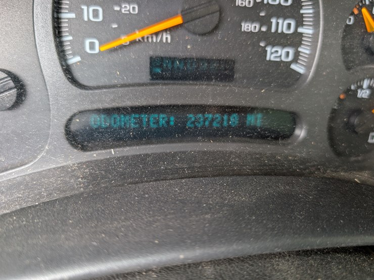 2004-gmc-3500-image-119