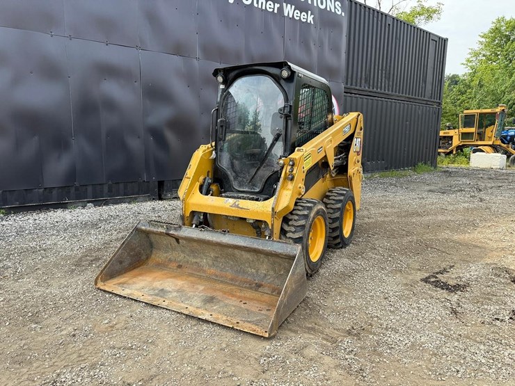 2023-caterpillar-226d-image-8