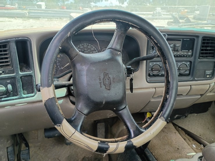 2001-chevrolet-silverado-3500-image-34