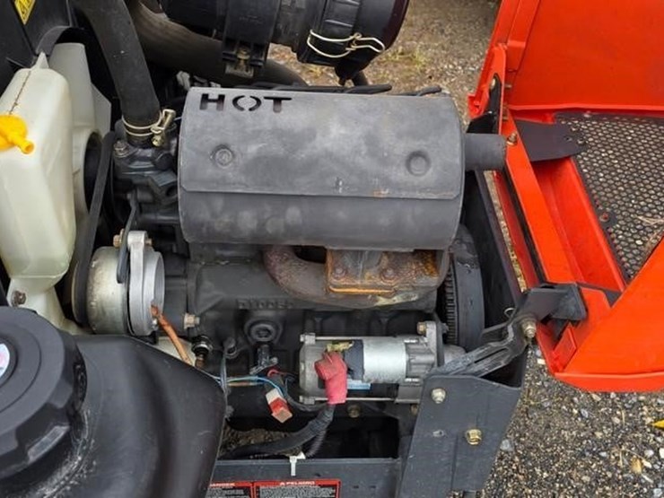 kubota-zd326s-image-18