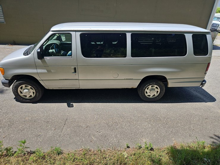 2007-ford-e350-image-8