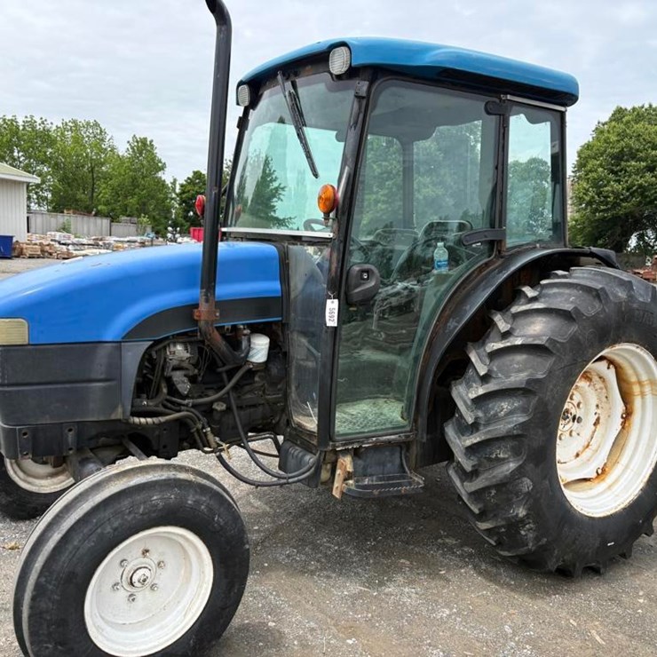 NEW HOLLAND TN75