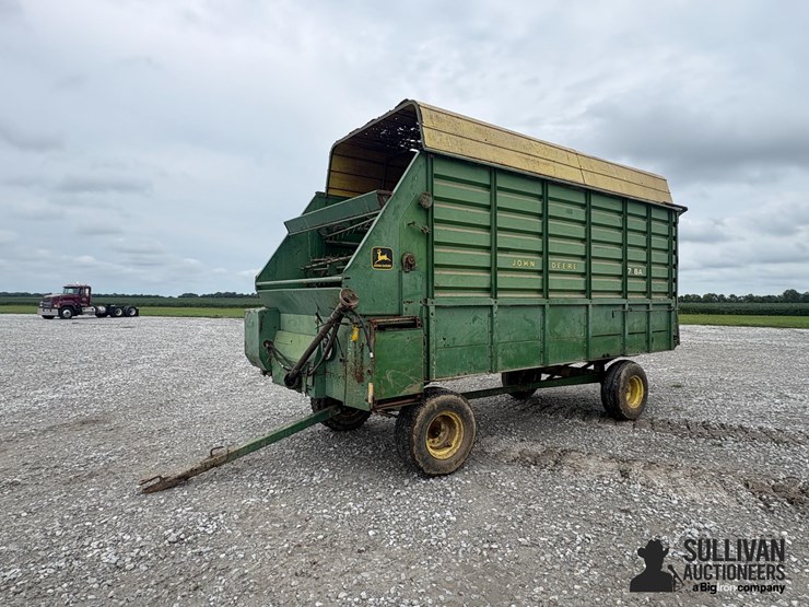 john-deere-716-image-1
