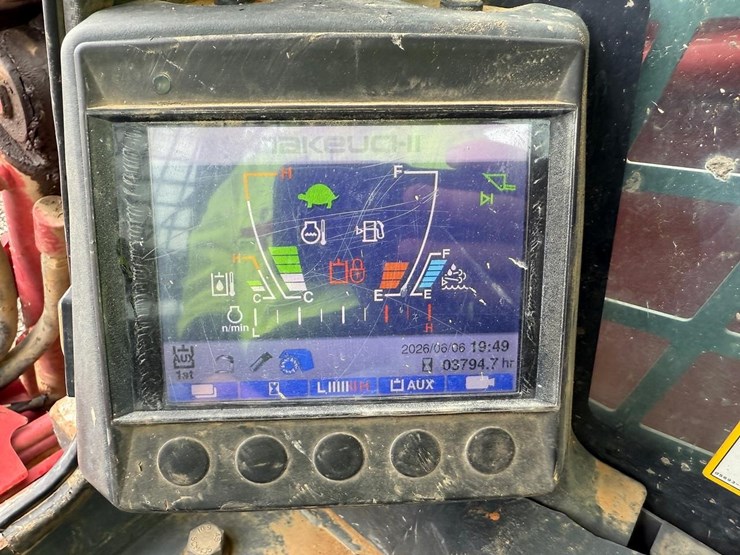 2018-takeuchi-tl12r2-image-21