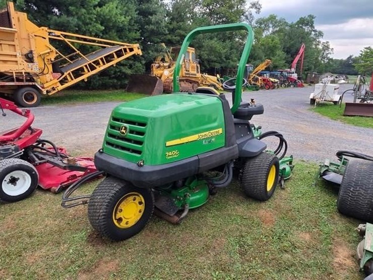 john-deere-7400-image-4