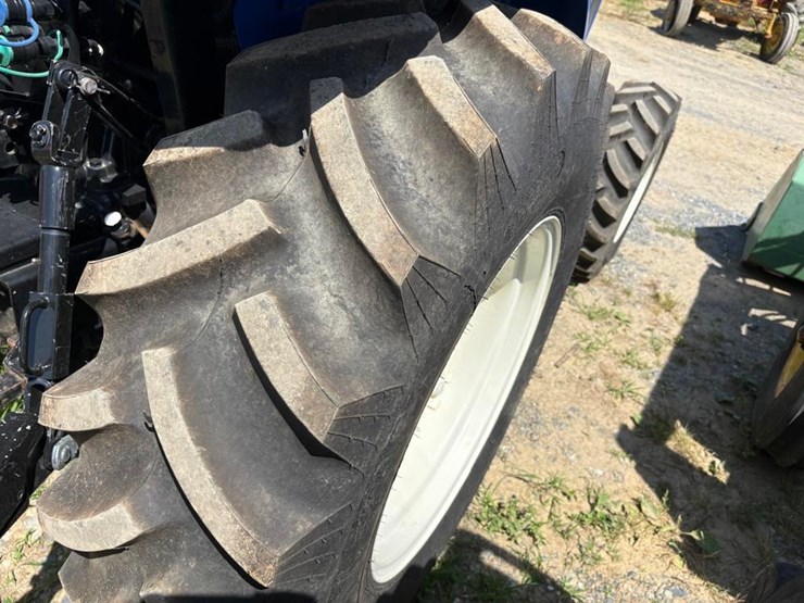 new-holland-boomer-45-image-17