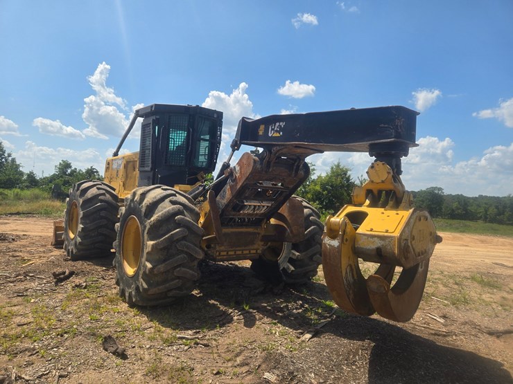 2015-caterpillar-525d-image-8