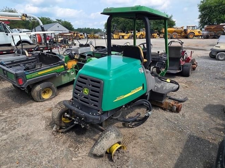 john-deere-3225c-image-3