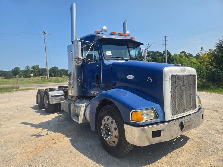 1999-peterbilt-385-image-23