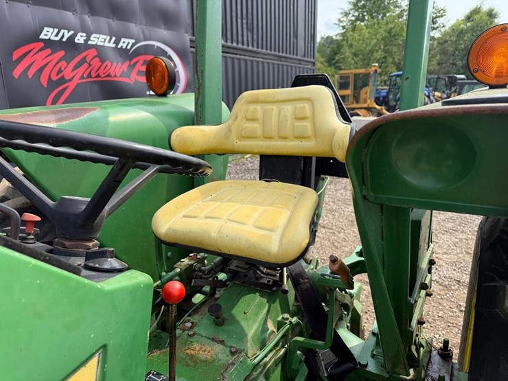 john-deere-2350-image-21