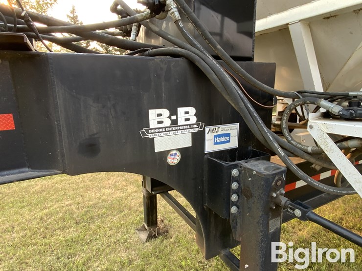 2008-behnke-45’-tri/a-trailer-w/willmar-side-shooter-box-image-9