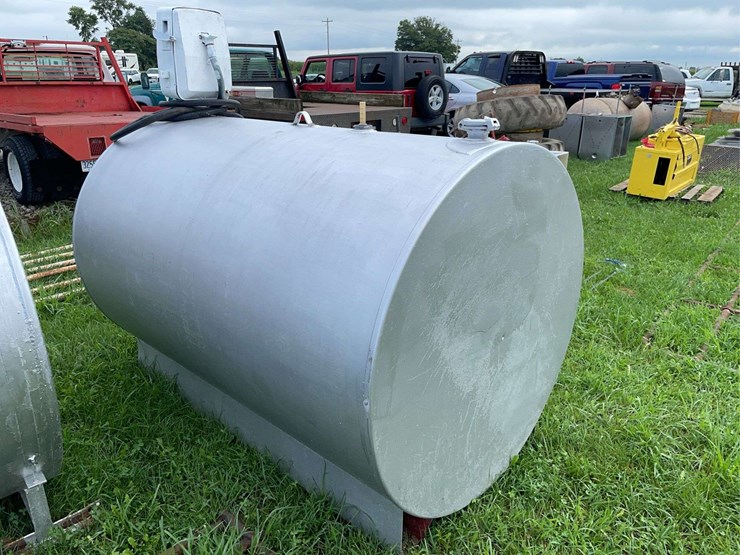 500-gallon-fuel-tank-with-gas-boy-pump-image-4