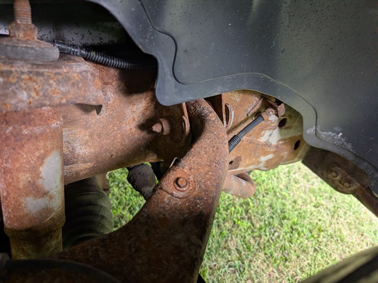 2004-gmc-3500-image-89