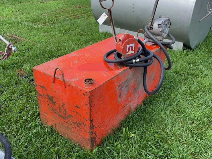 100-gallon-fuel-tank-with-2-pumps-image-3