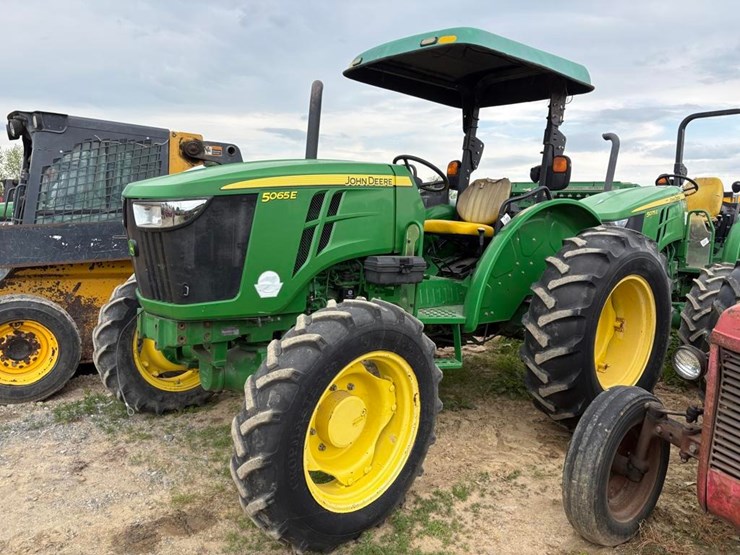 john-deere-5065e-image-2