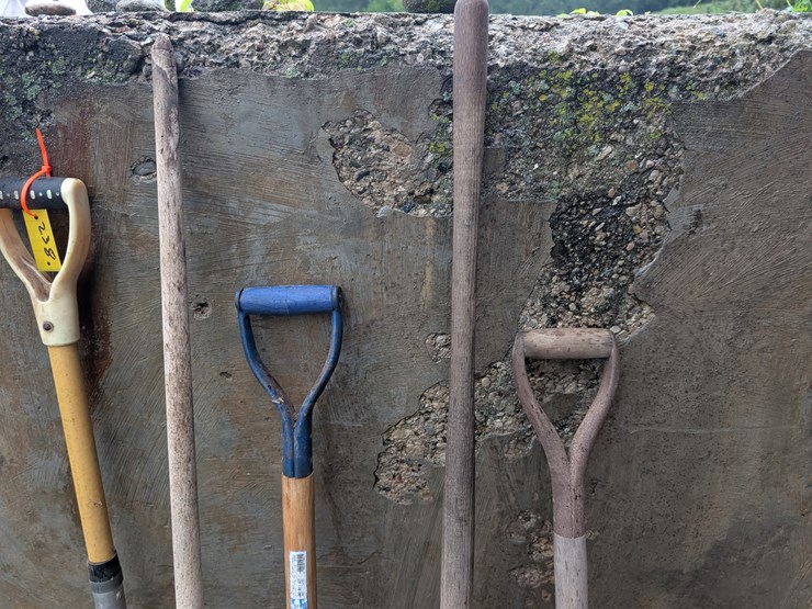 assortment-of-hand-tools.-#238-image-5