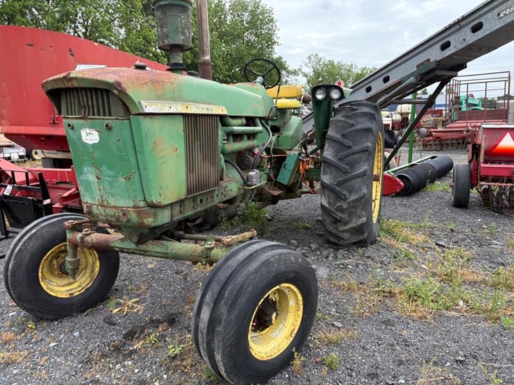 john-deere-4010-image-4