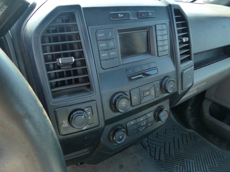 2019-ford-f150-xl-image-12