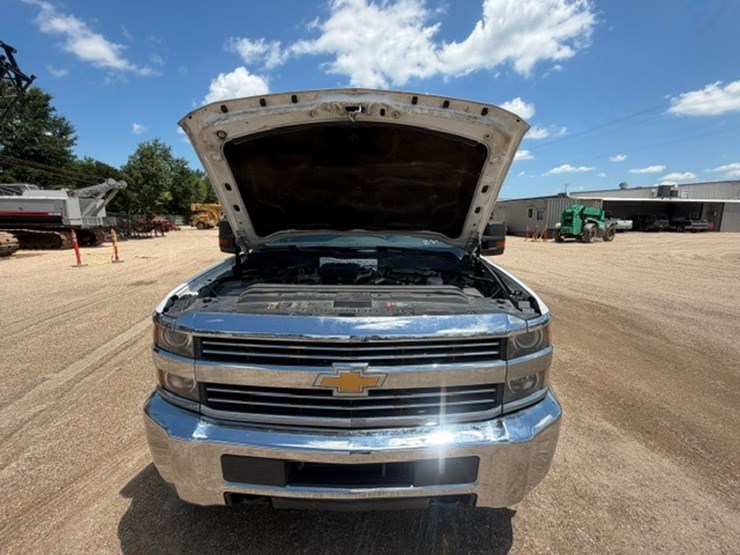 2017-chevrolet-2500-image-53