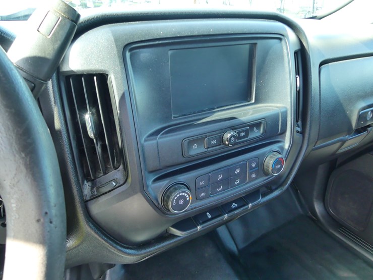 2017-chevrolet-2500hd-image-12