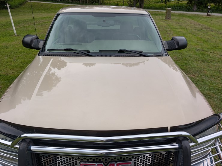 2004-gmc-3500-image-7