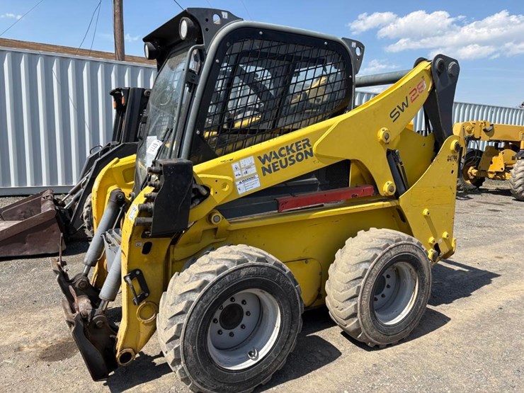 2015-wacker-neuson-sw28-image-1