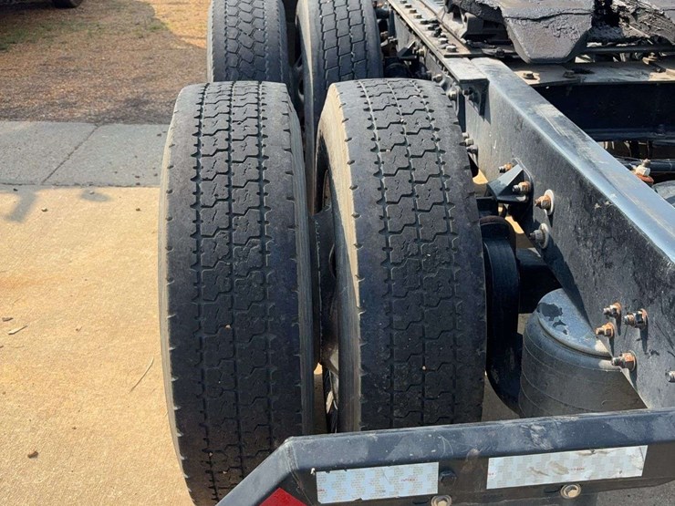 2022-kenworth-t680-image-5