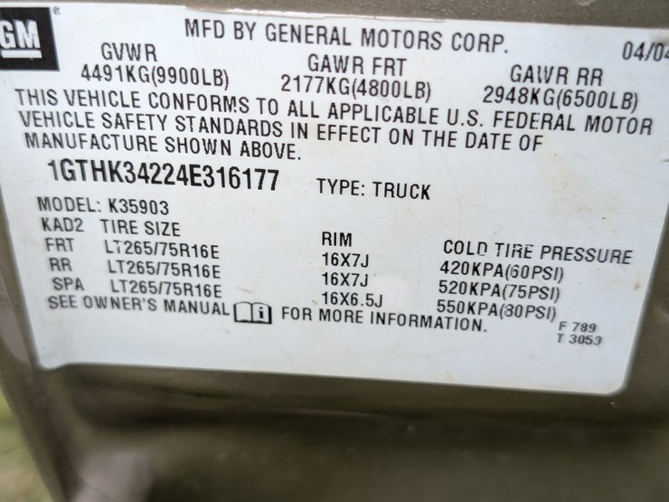 2004-gmc-3500-image-133