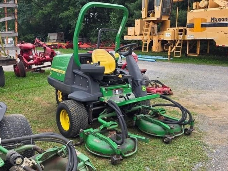 john-deere-7400-image-1