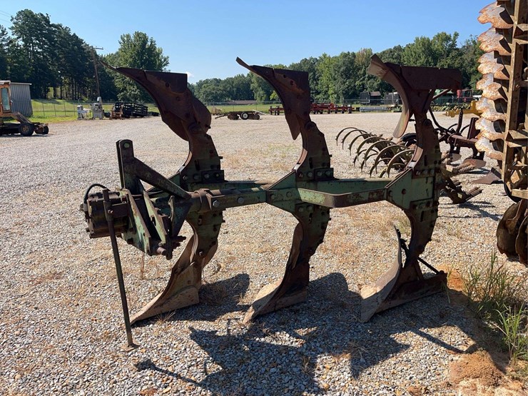 john-deere-3-bottom-flip-plow-image-2