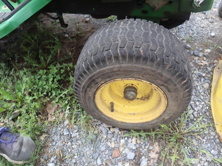 john-deere-18hp-riding-mower-image-10