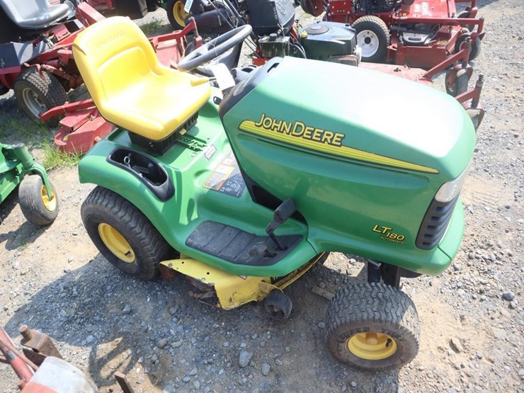john-deere-lt160-image-2