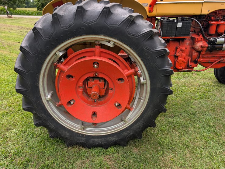 case-730-tractor-image-43