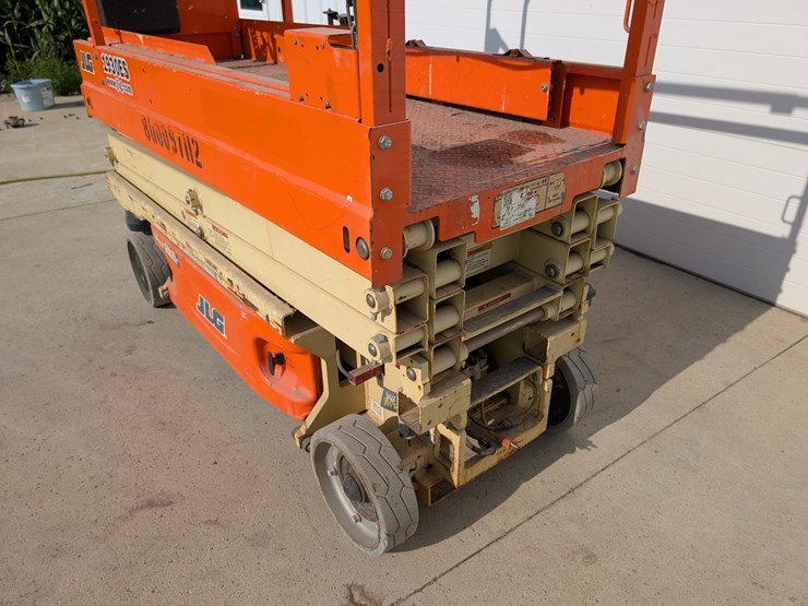 2016-jlg-1930es-image-9